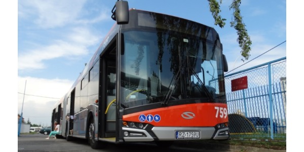 Bezpłatne przejazdy dla uczniów komunikacją miejską w roku szkolnym 2025/2026.